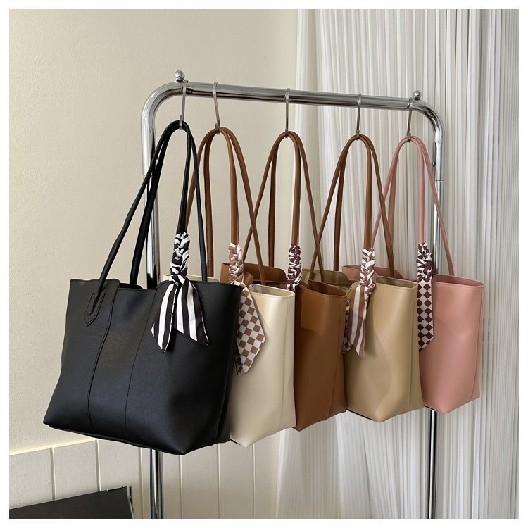 Elegant PU Leather Tote Bag – Lightweight &amp; Stylish